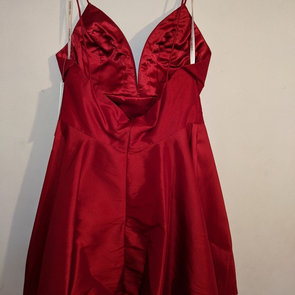 Sherri Hill Low V-Neck Short Fit and Flare Homecoming / Prom Dress - Picture 6 of 9